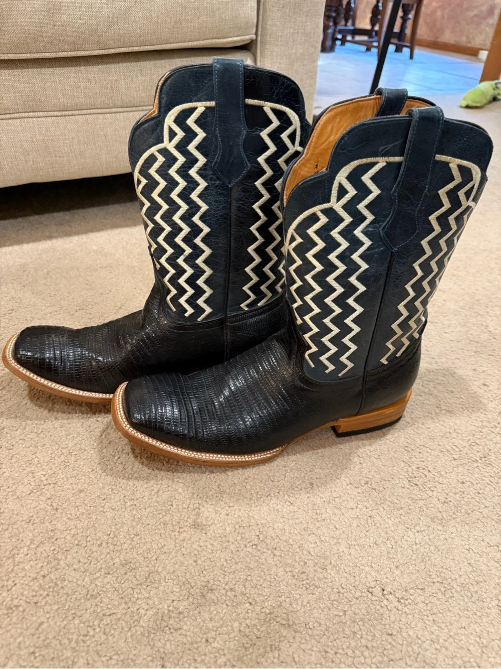 Men's Black Western Stitch-Pattern Leather Boots